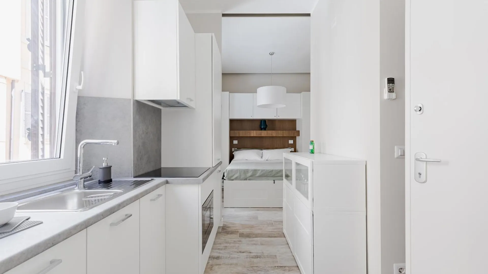 Cavour Luxury Home Roma 0*,  Italia